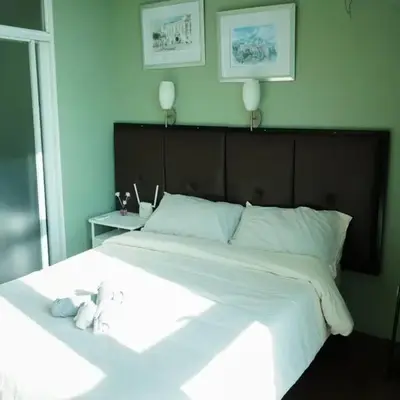 Beautiful 1-Bedroom Condo in Makati - Pool