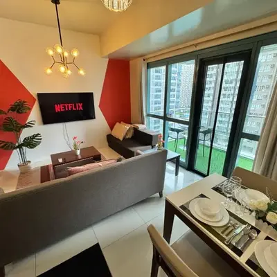 BGC One Uptown 2bedroom with balcony and 1 free parking