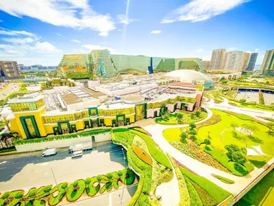 an overhead view of a city with buildings and a park at Cozy 3BR near Airport & Okada, Solaire II Infinity Pool in Manila