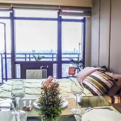 Cozy Apartment City & Mountain View with balcony FREE use of pools sauna and sunbathing