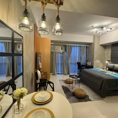 Industrial Chic Studio in McKinley Hill Walk to Venice Mall