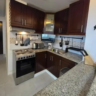Central BGC - Spacious Modern 2 bedrooms 2 bathrooms with Balcony
