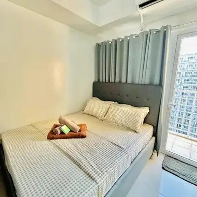 SGG Place Deluxe Room- MOA Shell Residences Near NAIA