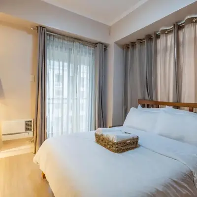 2br Forbeswood Heights in BGC near St Lukes