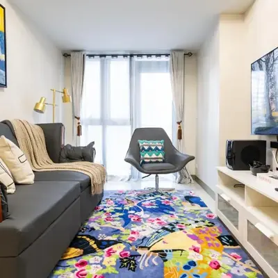 Uptown Parksuites Sky Garden Flr Bright Airy 2 BR balcony