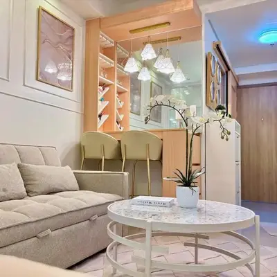 Elegant Staycation Near Mall of Asia with Pool Access