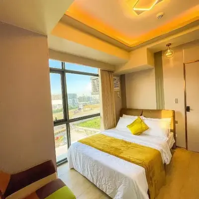 Lovely 1BR near Solaire