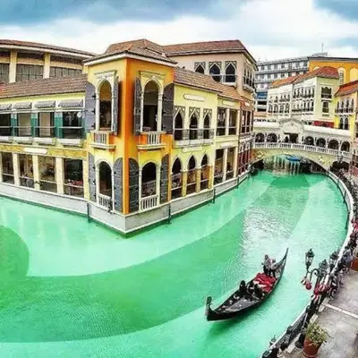 Morgan Suite a6 BGC shortwalk Venice Canal Mall