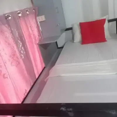 Sean Lojed Hostel
