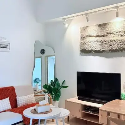 42nd Floor 2BR with Stunning Views & 7 Pools