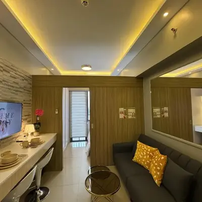 Home of Mari in Shore 2 Residences Room 10107 near Airport