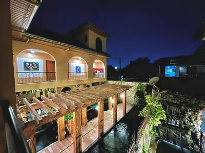 Gallery image of Koi Empire Bed and Breakfast in Santa Rosa