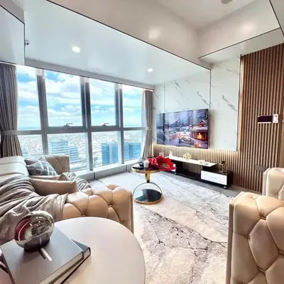 Executive 5BR Penthouse Suite in Uptown BGC