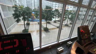 a view of a city from the inside of a vehicle at STARR 2050 Vacation Home in Manila
