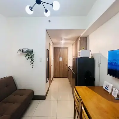 1BR Condotel with Balcony at FAME Residences #FM20-1