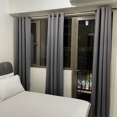 Walking Distance to Mall of Asia - Spacious Condo with Hot Shower and Balcony