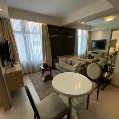Makati 1BR High Floor