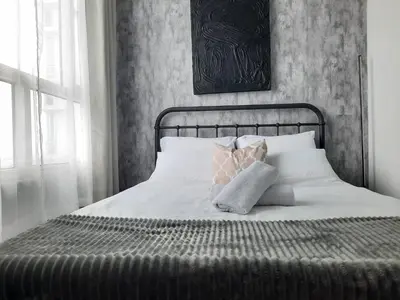 Gallery image of Relax in style with fast WIFI Netflix in Manila