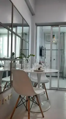 Gallery image of Relax in style with fast WIFI Netflix in Manila