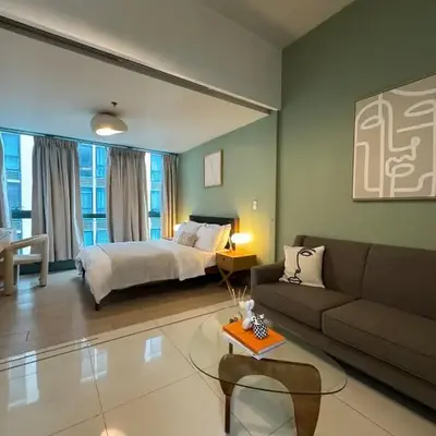 Modern Nordic 1BR Big Queen Bed Uptown BGC
