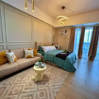 Cozy Unit near Venice Grand Canal Mall McKinley Hill Taguig