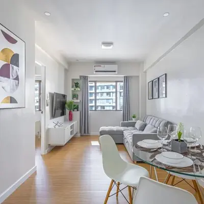 1 BR Central and Cozy Condo Prime Location in BGC