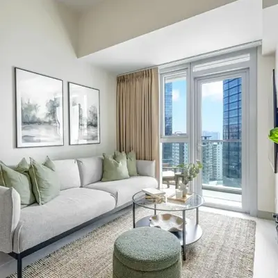 Stylish 2 BR Home with Bathtub and Balcony Uptown BGC
