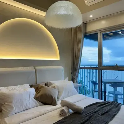 Panoramic Seaview 2BR near Airport Facing the Bay 6G