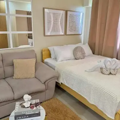 Cozy Condo Staycation with Balcony near Mall of Asia