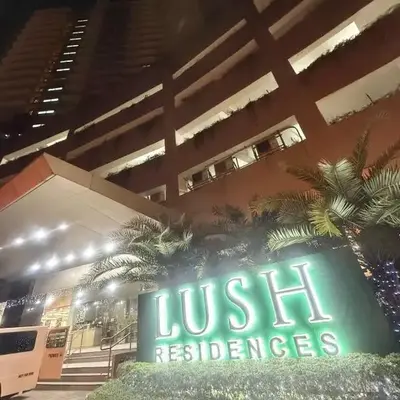 Relaxing 1BR condo with Pool and Balcony in Makati