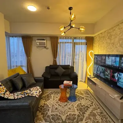 Modern Spacious 2BR 68 sqm Condo in Manhattan Heights Pool View