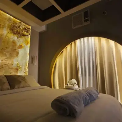 Golden Luxe Staycation Studio
