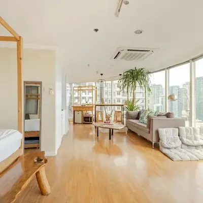 55-SQM Stunning View Wood House Poblacion Makati