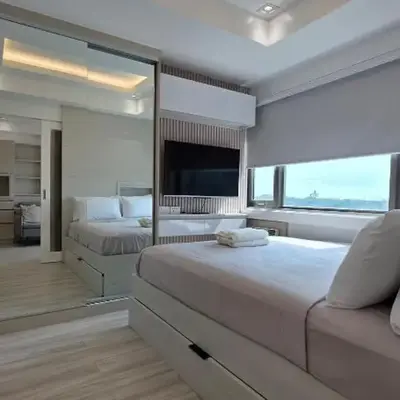 Center of BGC- Your Home In Forbeswood Parklane