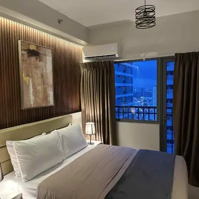Hotel-like Entire Unit at Fame Residences