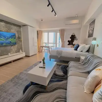 PREMIUM 1BR Venice Canal Mall