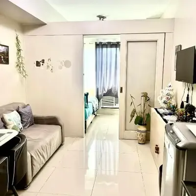 Rhon's Staycation