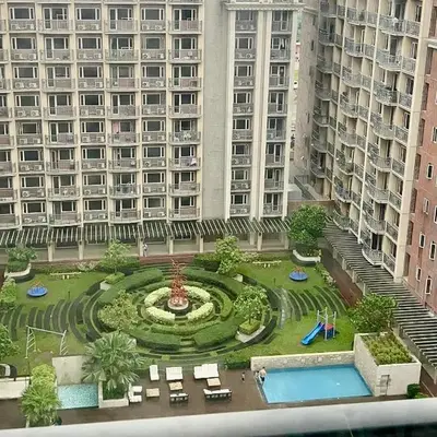 Condo Monarch Parksuites