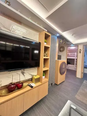 a room with a counter with apples on it at Palacio Inglaterra in Manila