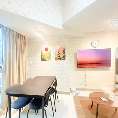 Uptown Parksuites Tower 2