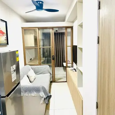 One-bedroom condo within the city at S Residences