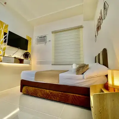 Sky Condotel Staycation
