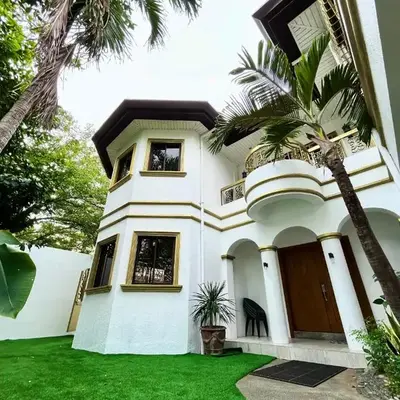 Elegant 5BR Home Near BGC