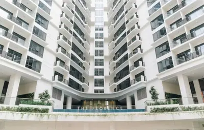 an image of a large apartment building at Luxury 2BR w Balcony BGC Taguig near Venice Mall in Manila