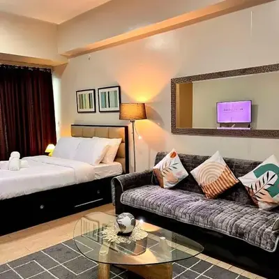 Big Studio Unit in Newport near NAIA w Balcony