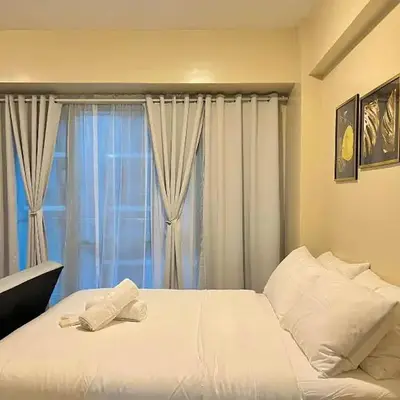 Big Studio Condo Across Manila Airport NAIA T3 WITH WIFI