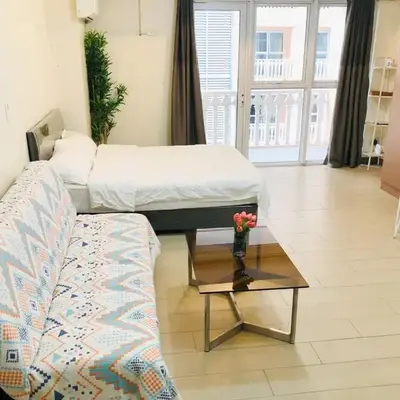 Charming 1BR with Balcony near Venice mall&BGC
