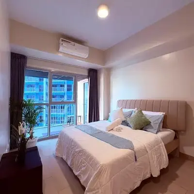2BR at Bayshore 2 Near Okada & Airport