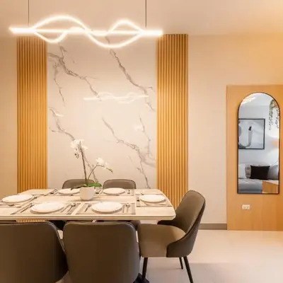 Spacious 3 BR in Uptown Parksuites