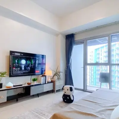 120 Sqm Modern 3 Bedrooms HighRise Facing Manila Bay Sunset